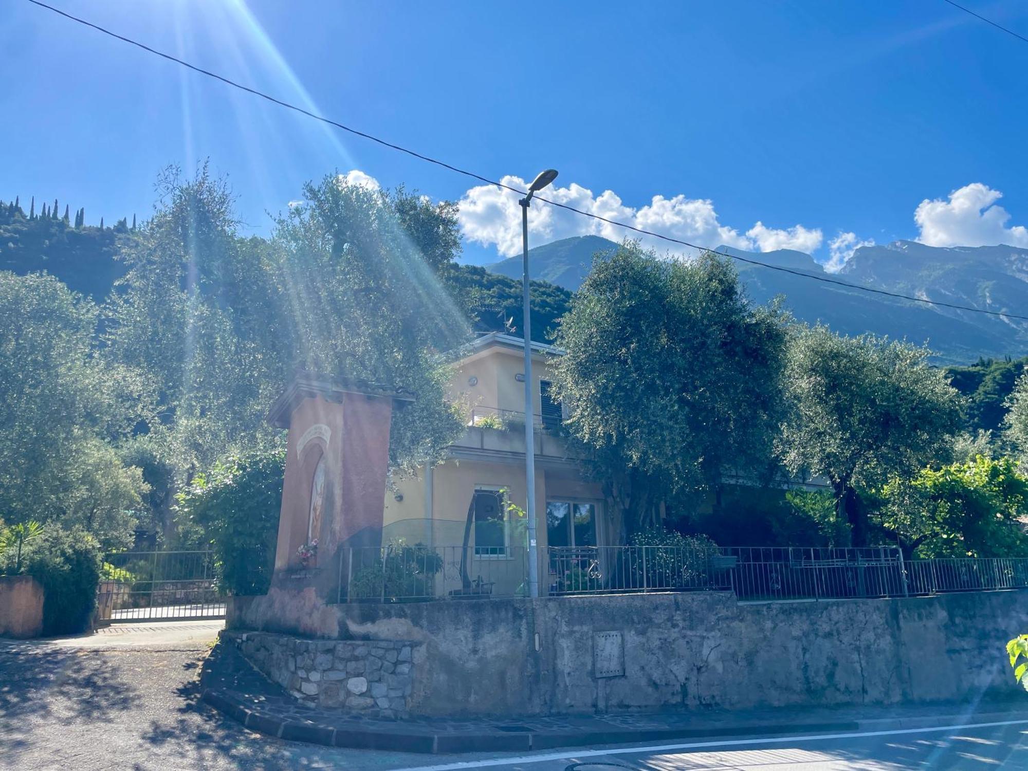 מאלצ'סינה Casa Mario & Laura Ferienwohnungen Free Wi-Fi Parking מראה חיצוני תמונה