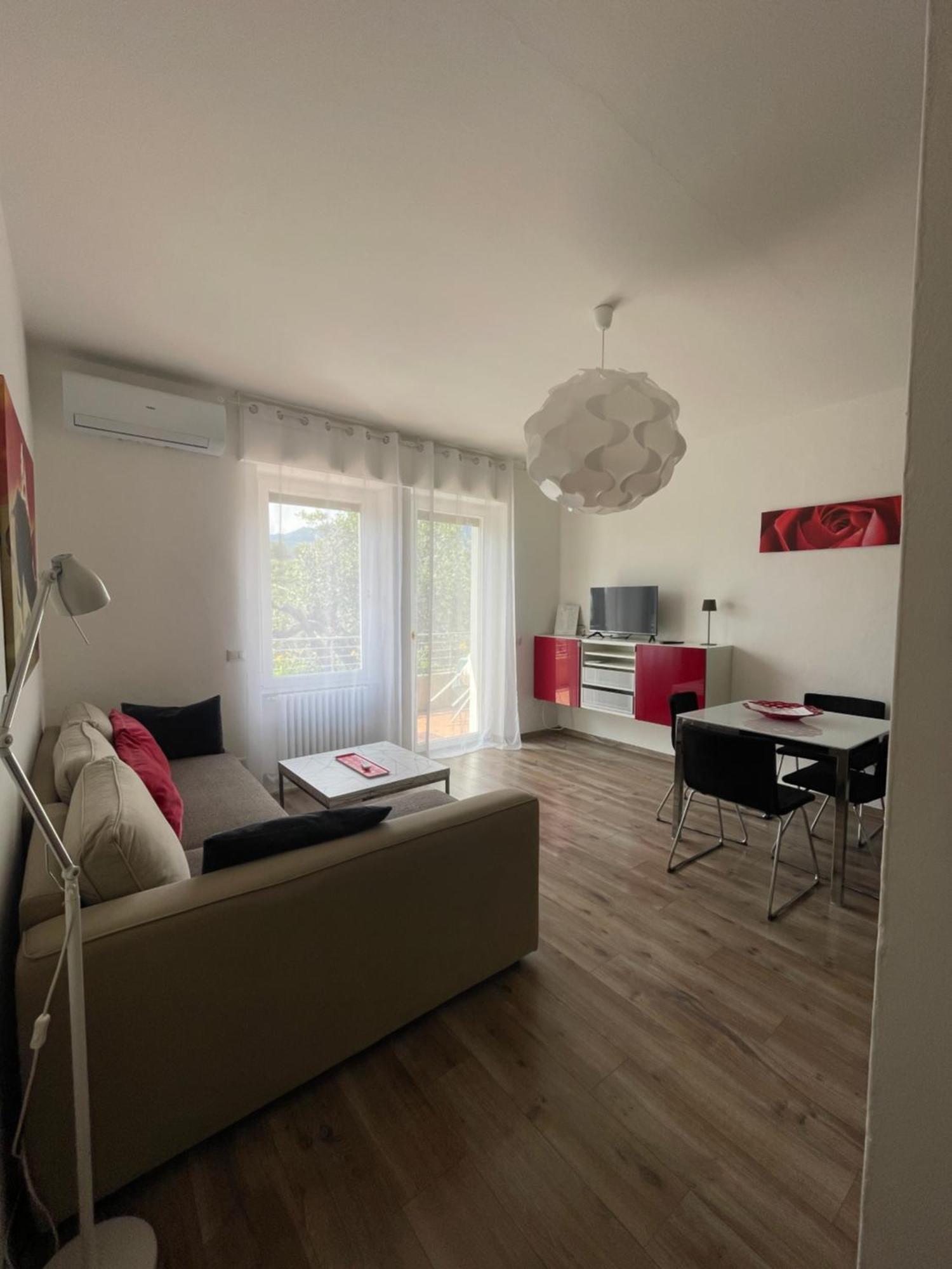 מאלצ'סינה Casa Mario & Laura Ferienwohnungen Free Wi-Fi Parking מראה חיצוני תמונה