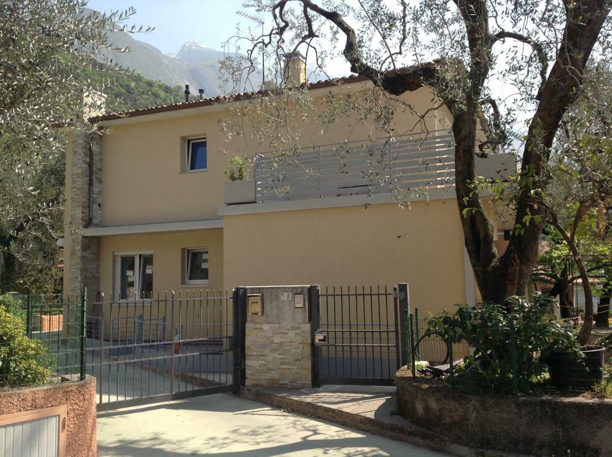 מאלצ'סינה Casa Mario & Laura Ferienwohnungen Free Wi-Fi Parking מראה חיצוני תמונה